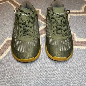 Men’s Hylete CrossFit shoes. Vibram sole. Size 9. Green